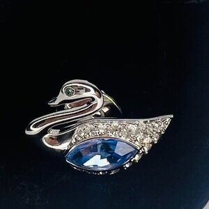Swarovski Crystal Swan Pin